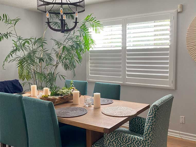 Dining room with greenery